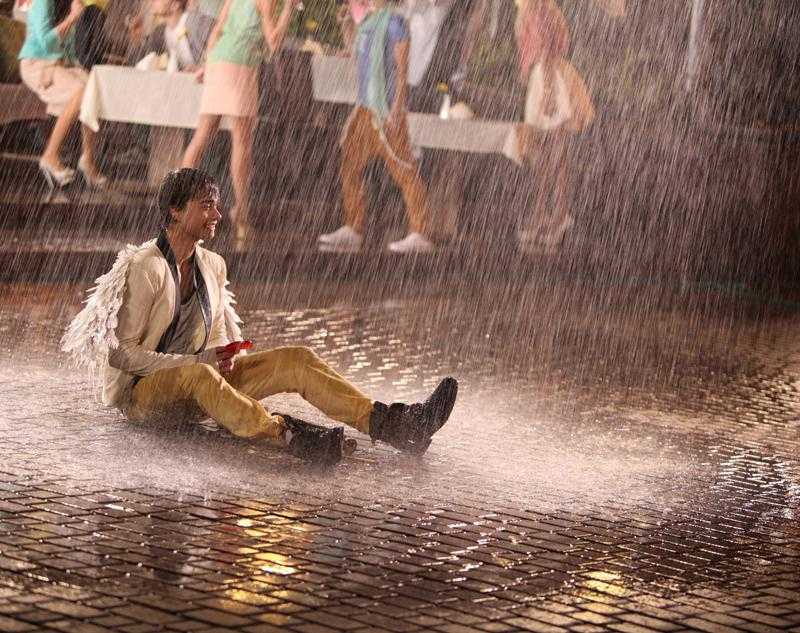 Грязная лужа. Лужа вставать. Девочка купается в луже. Глубокая лужа. Лужа вставать.